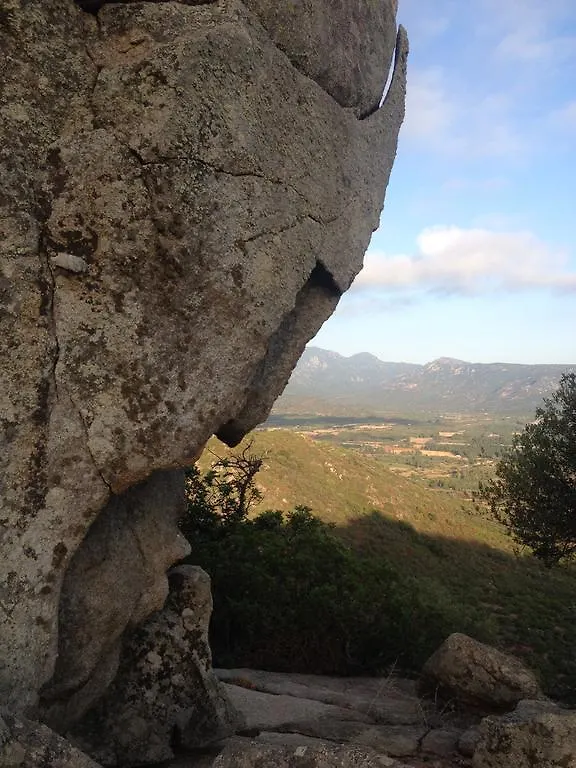 La Valle Del Mirto 호텔 산프리아모 0*,