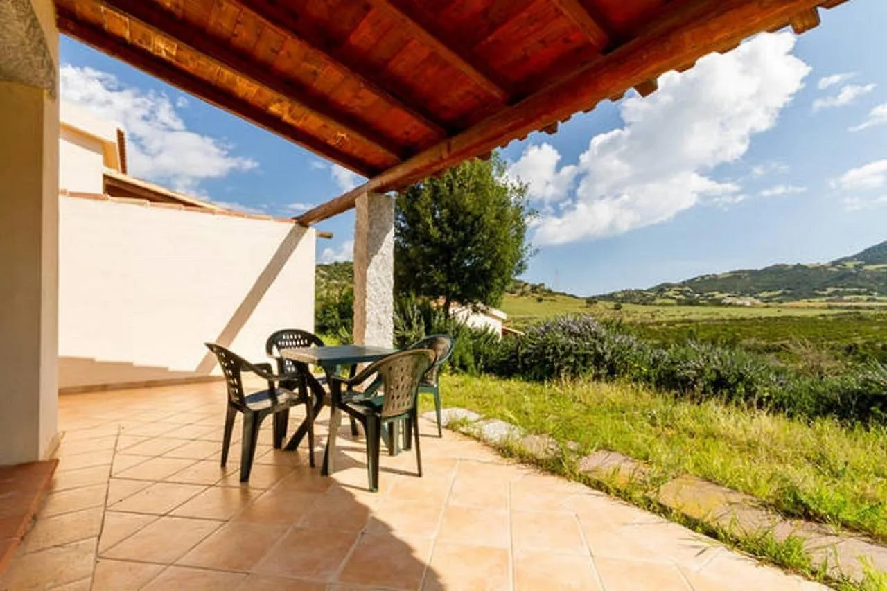 Hotel La Valle Del Mirto San Priamo 0*,